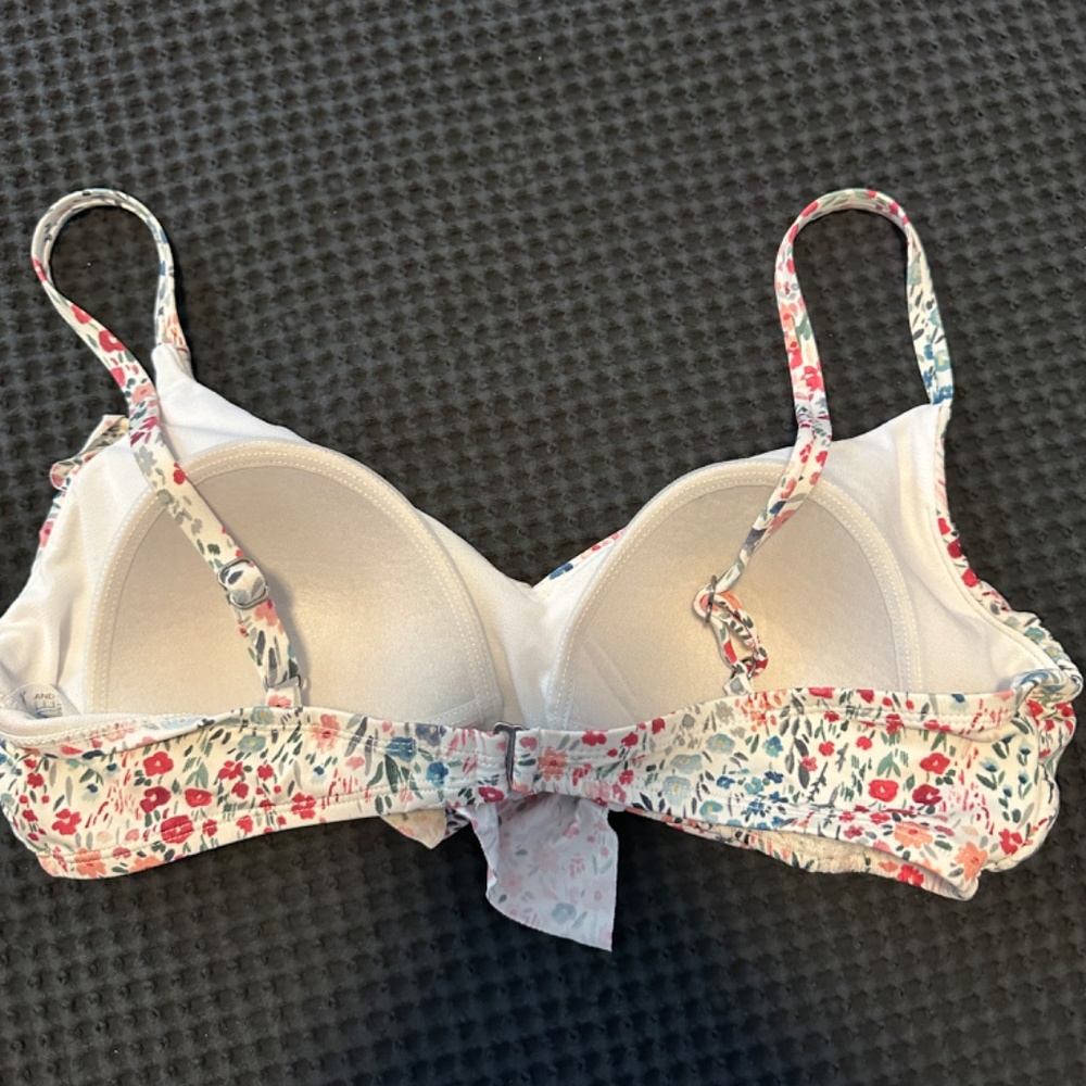 Floral Ruffle Bikini Top - Picture 4 of 5